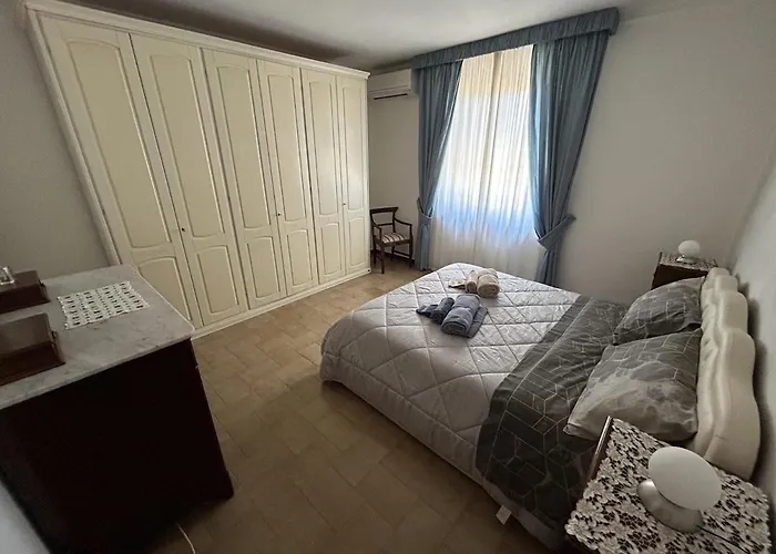 Simple Rooms, Rooms For Rent Cannaiola képek